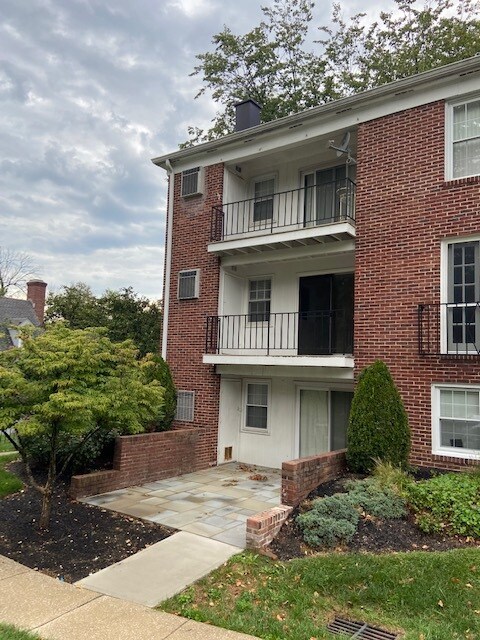 Building Photo - 382 Homeland Southway