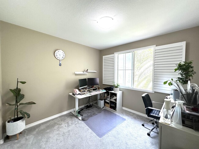 Building Photo - 4089 Peninsula Dr