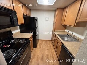 Building Photo - 2 bedroom/ 1 bath apartment in Madison, WI