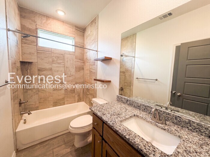 Building Photo - 845 Freedom Cir