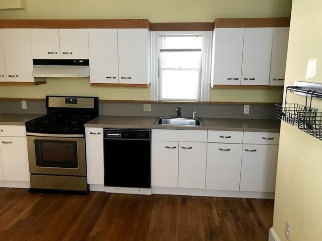 Building Photo - 53 Prince St