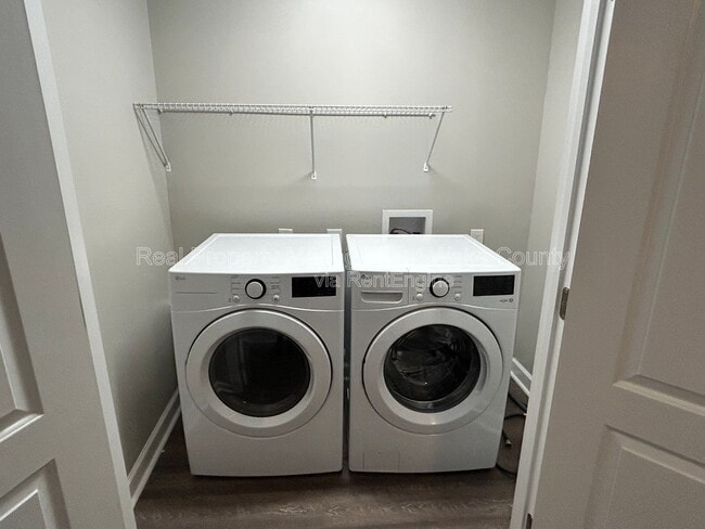 Building Photo - 606 Infinity Rd