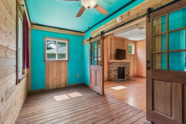 Building Photo - 144 Nelson Dr