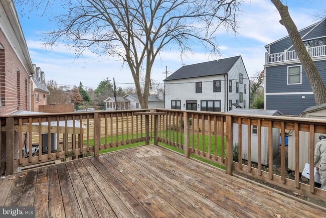 Building Photo - 5302 Baltimore Ave