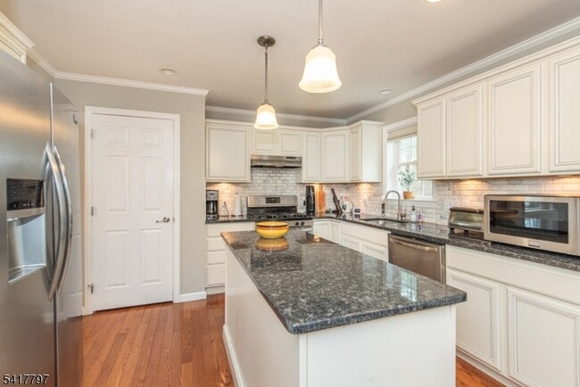 Building Photo - 78 Western Ave