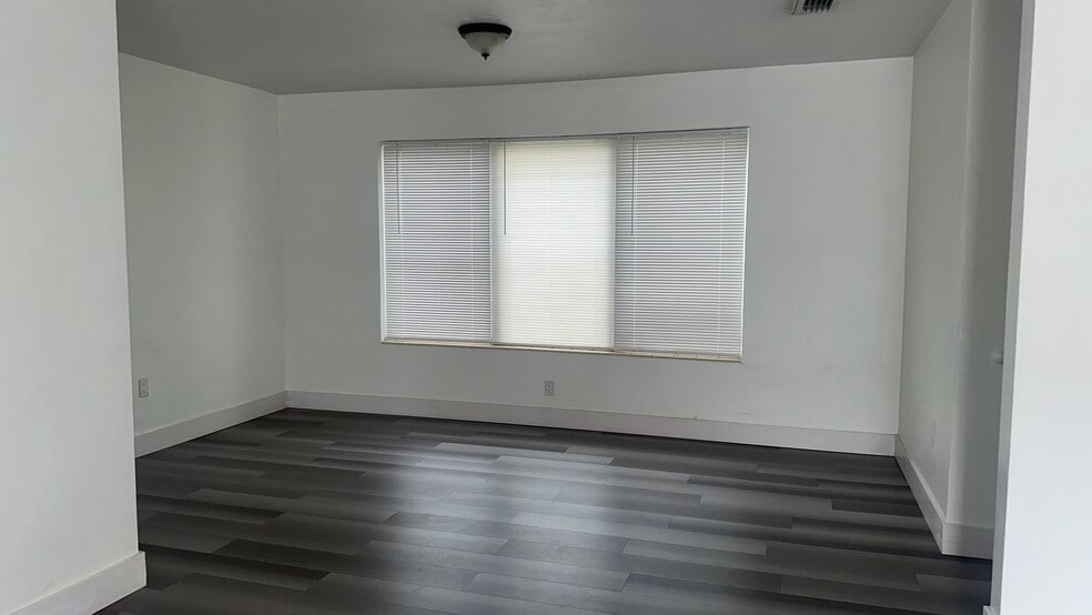 Privacy Blinds - 320 NW 34th Ave