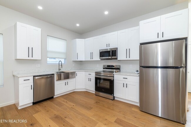 Building Photo - 1422 Beaumont Ave