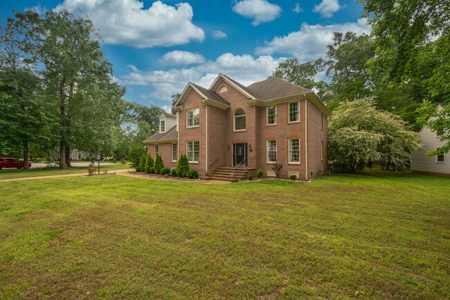 Building Photo - Immaculate Home In Gatling Point!