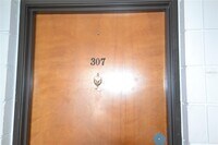 Building Photo - 2585 Countryside Blvd