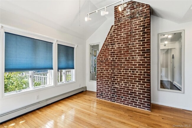 Building Photo - 120 S High St