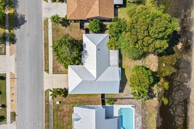 Building Photo - 3390 Floral Palm Blvd