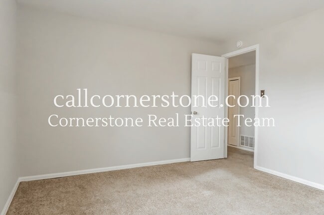 Building Photo - 3614 Regis St