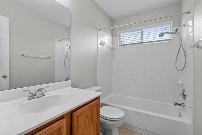 Building Photo - 440 Grey Feather Ct