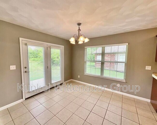 Building Photo - 48 Oak Pointe Cir