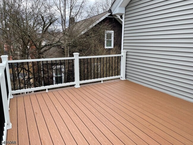 Building Photo - 211 Washington St