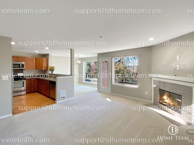 Building Photo - Luxurious 1-Bedroom Condo with Scenic Views and Modern Amenities in Bellevue, WA!
