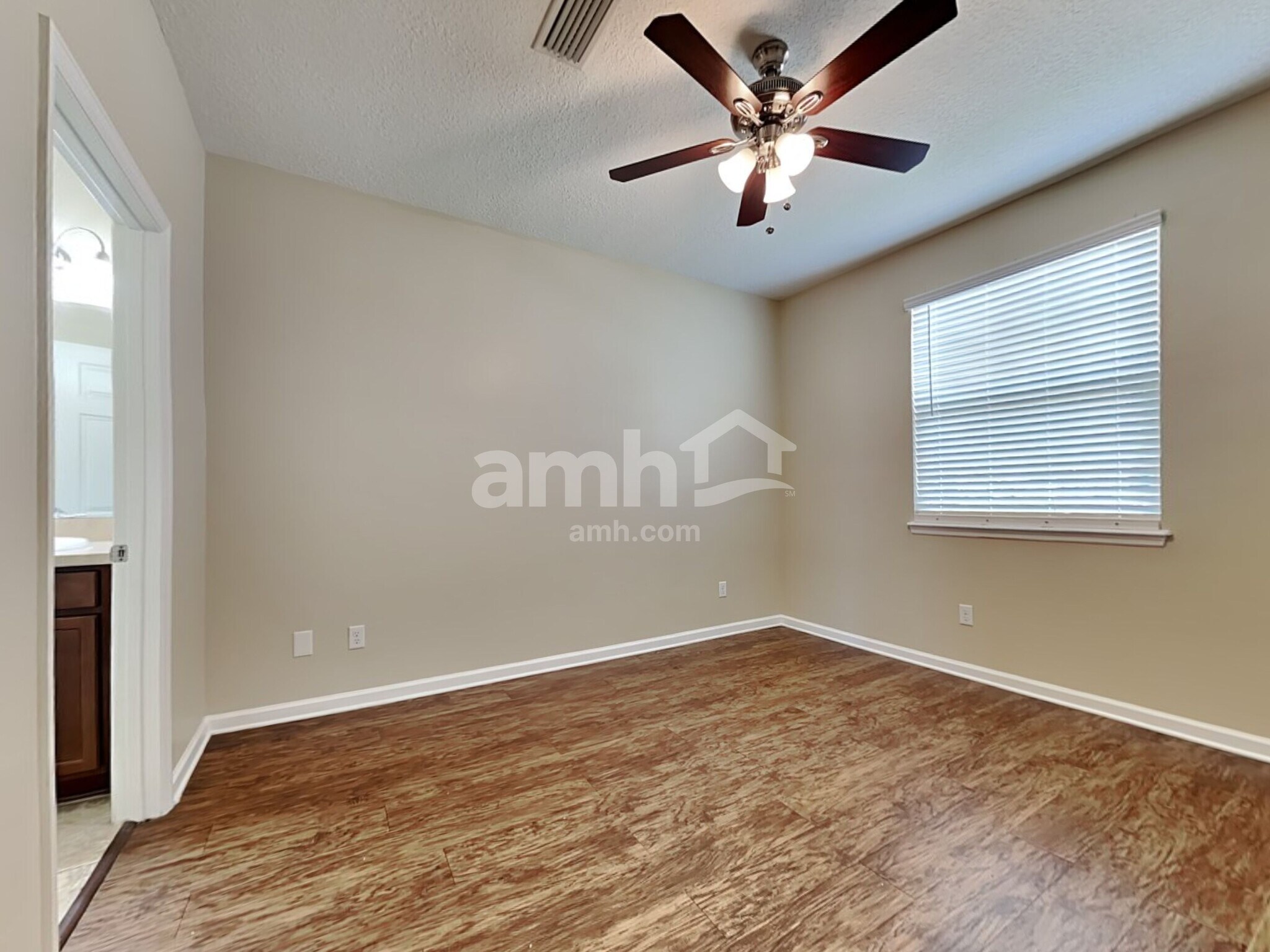 Building Photo - 304 Blossom Way