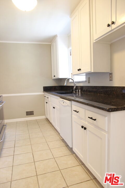 Building Photo - 15151 Encanto Dr