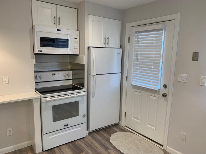 Building Photo - 267 Central Ave