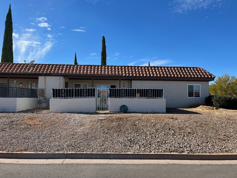 Building Photo - 1936 Paseo De La Luna