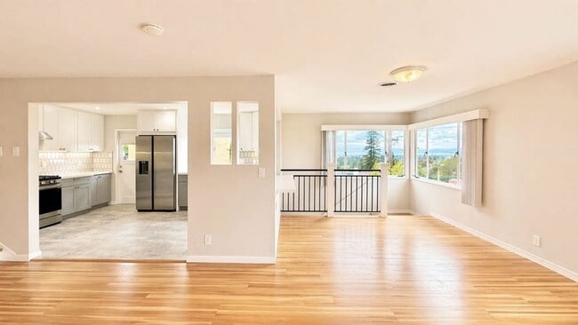 Building Photo - 4 Bedroom Mid-Century Oakmore Home With Views of Bay