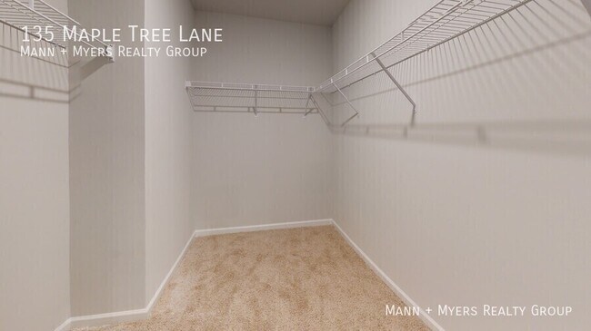 Building Photo - 135 Maple Tree Ln