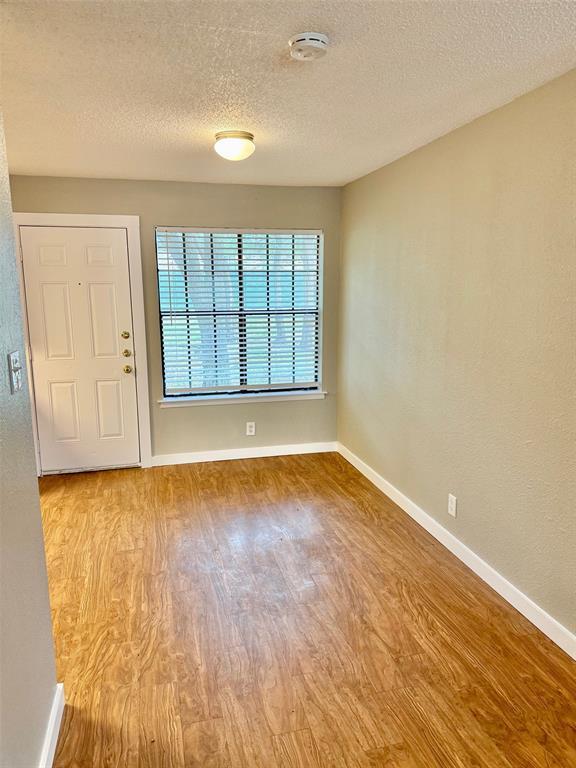 Building Photo - 505 Hedgewood Dr