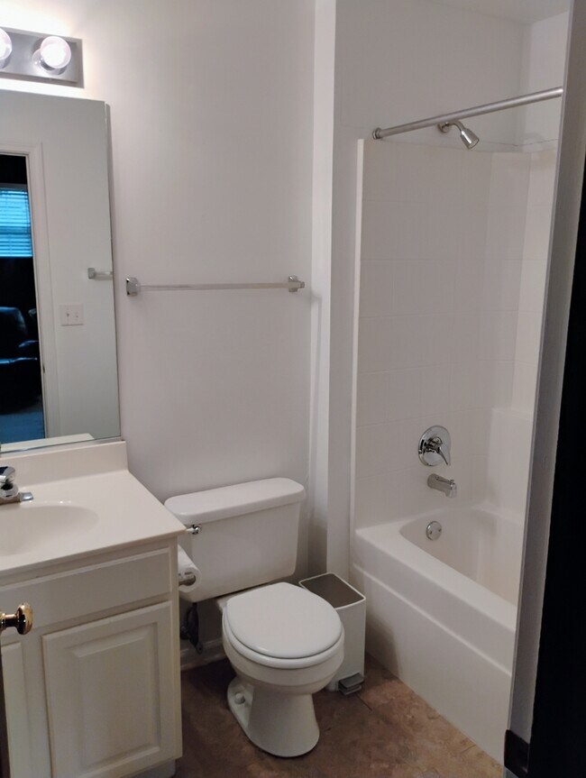 Building Photo - 1166 Georgetown Way