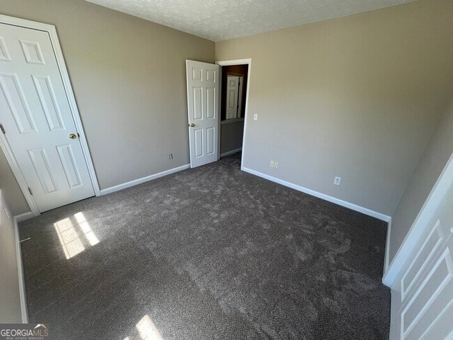 Building Photo - 194 Bay Ct Dr
