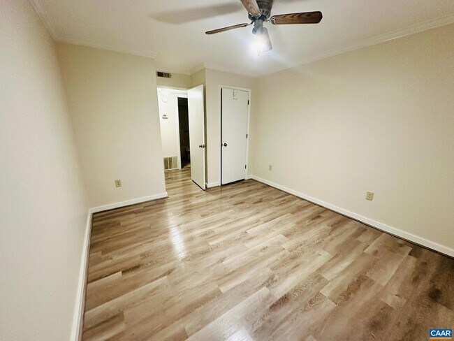 Building Photo - 338 S Pantops Dr