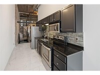 Building Photo - 521 S 7th St