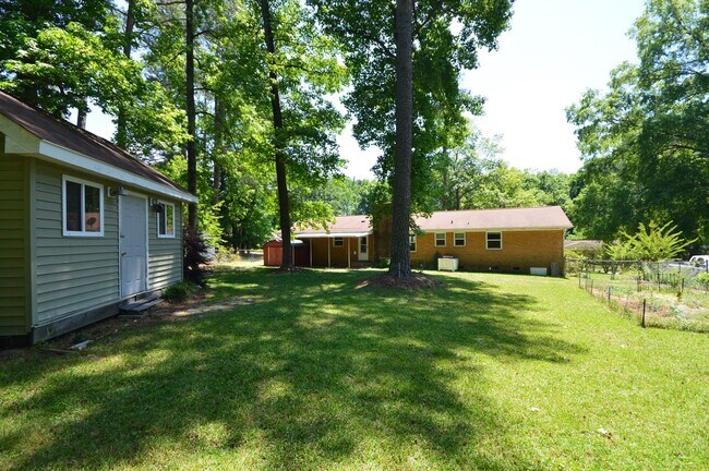Building Photo - 304 Arrundale Dr