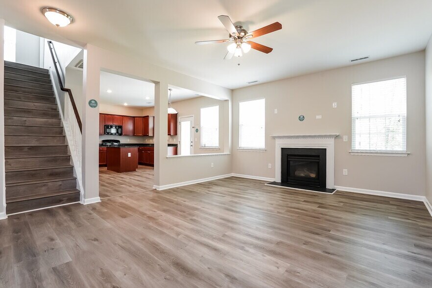 Building Photo - 1304 Cathedral Rock Ct