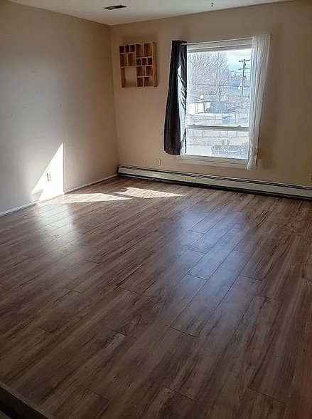 Building Photo - 321 2nd Ave NW