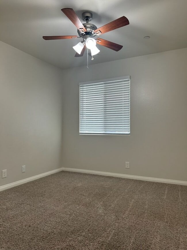 Building Photo - Please contact Vaughn Realty to set up an appointment, 760-446-6561