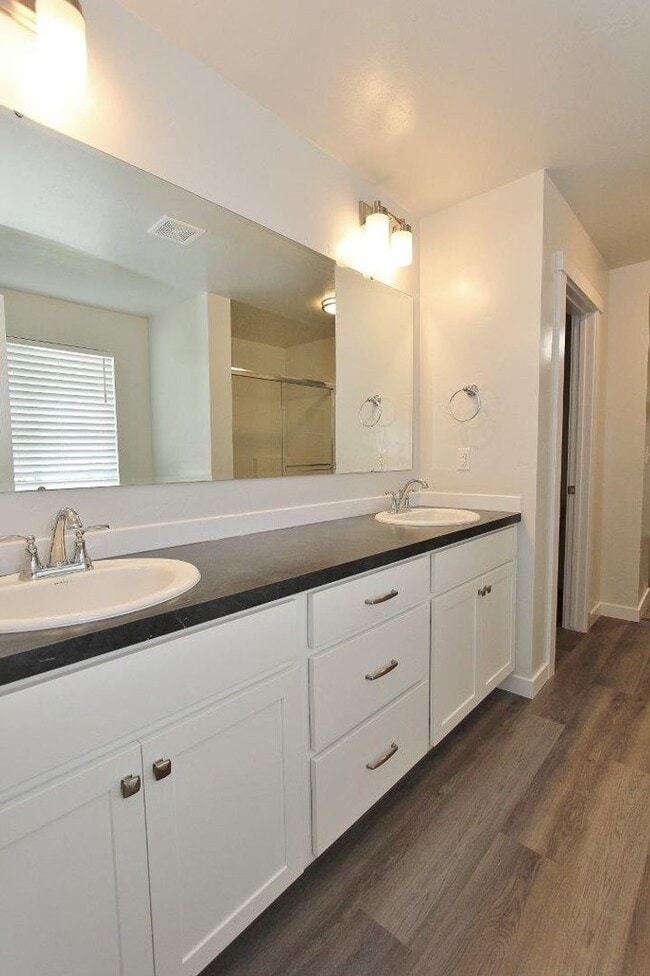 Building Photo - Immaculate & Spacious home in West Meridian