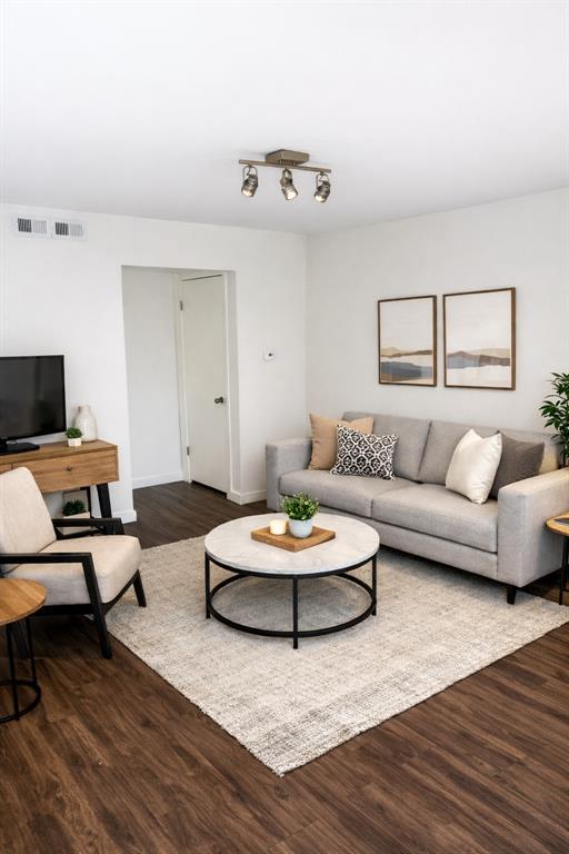 Building Photo - 415 W 39th St