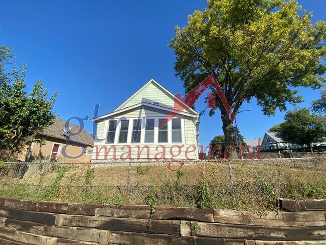 Primary Photo - 3352 T St