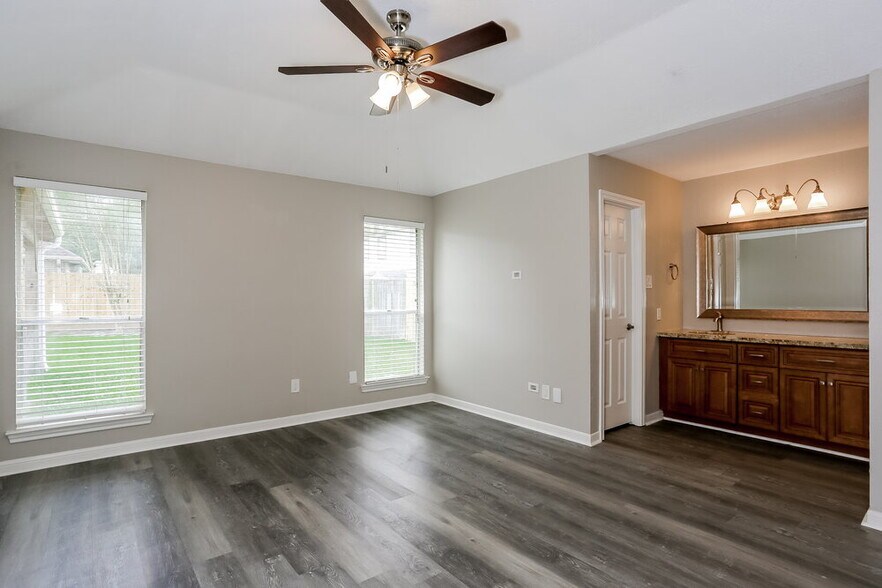 Building Photo - 2613 Orion Dr