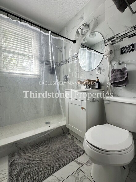 Building Photo - 2508 Gilmore St