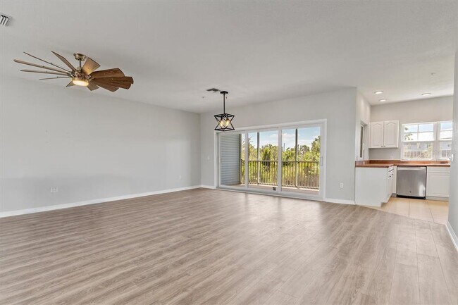 Building Photo - 3923 Cape Haze Dr