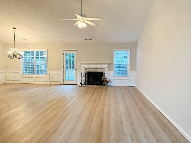 Building Photo - 2510 Cordillo Dr