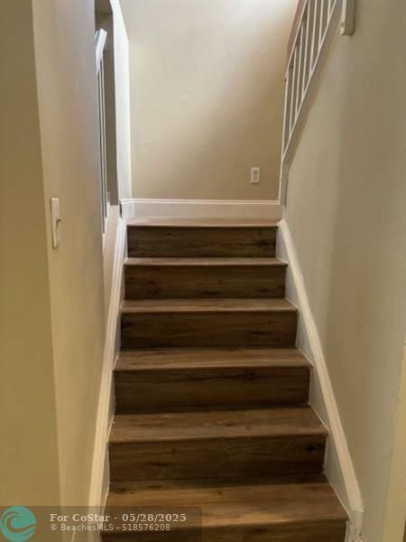 Building Photo - 1068 Coral Club Dr