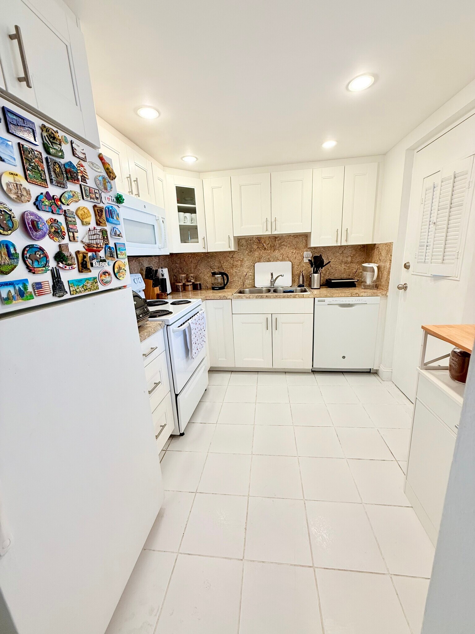 Building Photo - 4141 Nautilus Dr