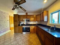 Building Photo - 3bed with in unit laundry in Cambridge