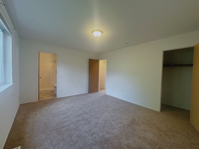 Building Photo - Beautiful 4-Bedroom 3-Bath Home in Marysvi...