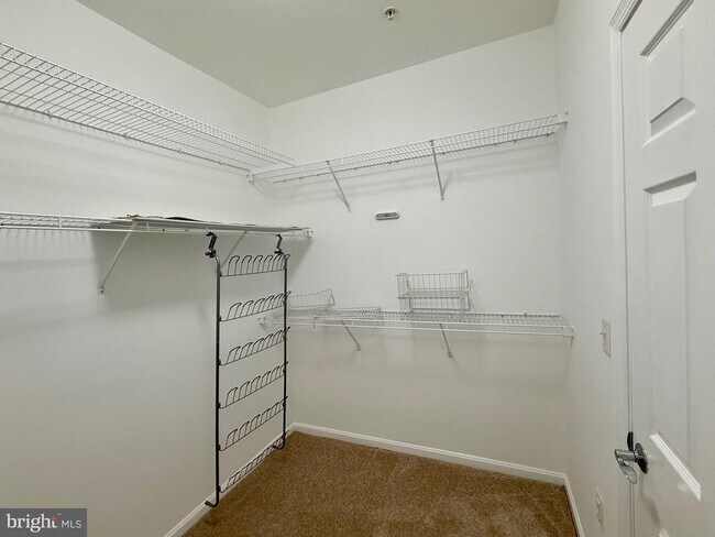 Building Photo - 13216 Fox Bow Dr
