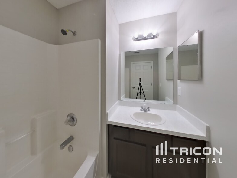 Building Photo - 2706 Taylor Hill Dr