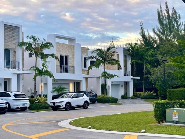 Building Photo - 6846 NW 103rd Ave