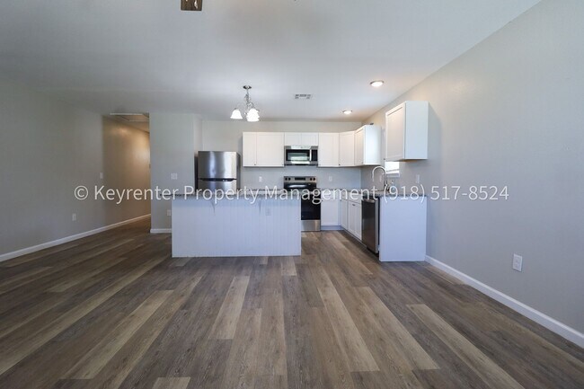 Building Photo - 4124 W 56th Pl
